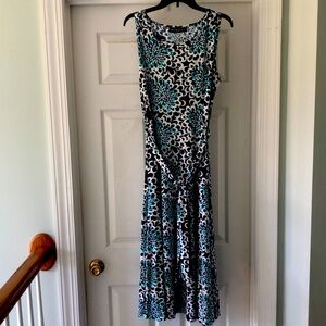 Maxi style dress with tie in front, back or side (your choice)..